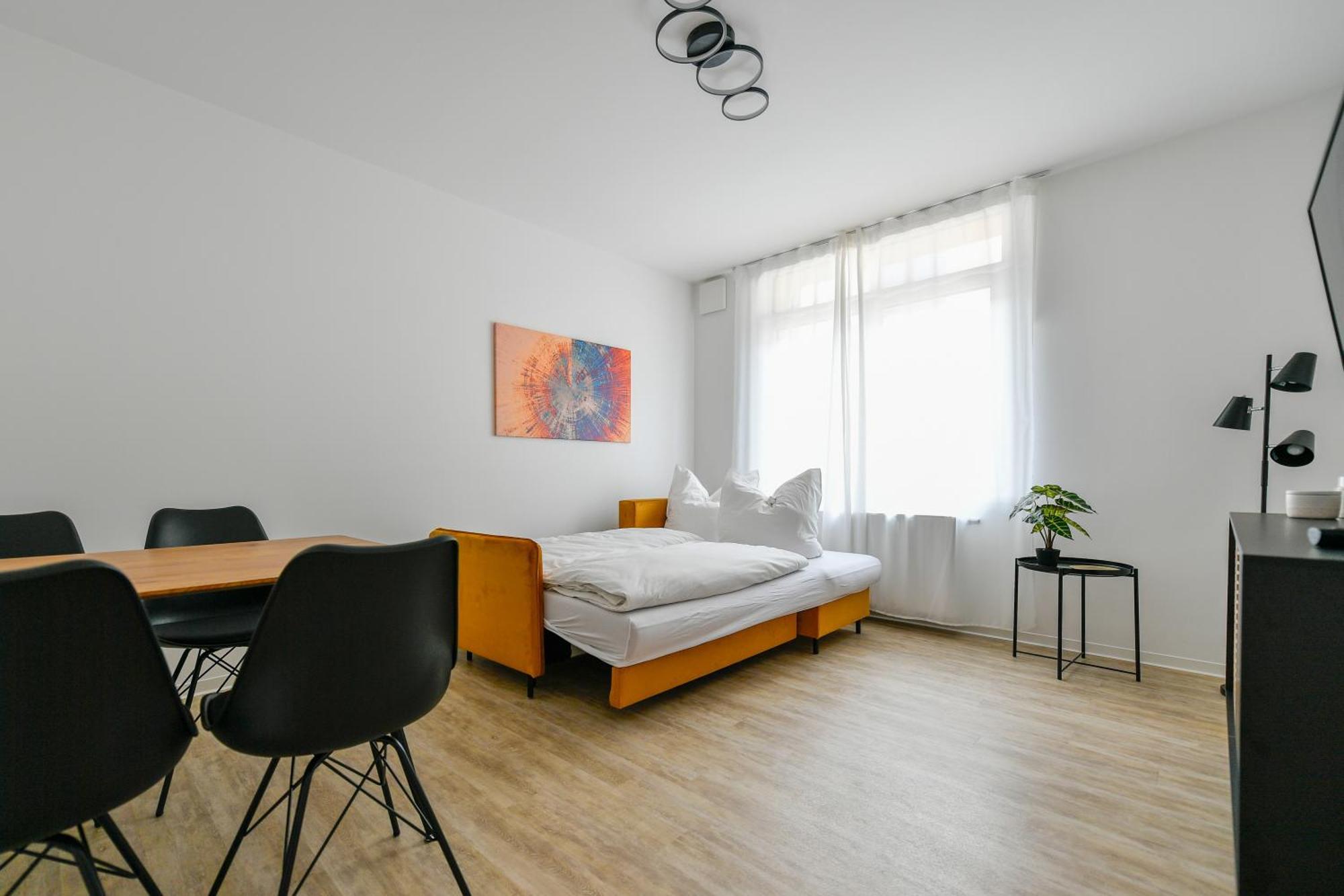 Ferienwohnungen Am Theater: Modern Central Apartments with Kitchen and Netflix Cottbus Room photo